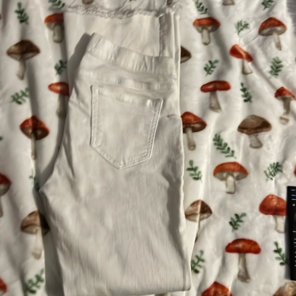 White Womens Pants Bell Bottom and Super Clean Look.